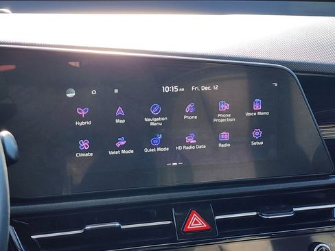 Certified 2024 Kia Niro EX image 20