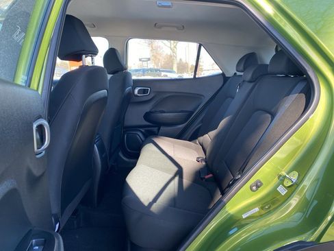 Certified 2023 Hyundai Venue SE image 14