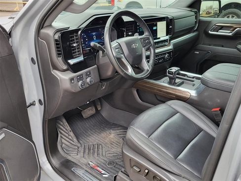 Used 2024 Chevrolet Silverado 1500 LT Trail Boss w/ Convenience Package II image 15