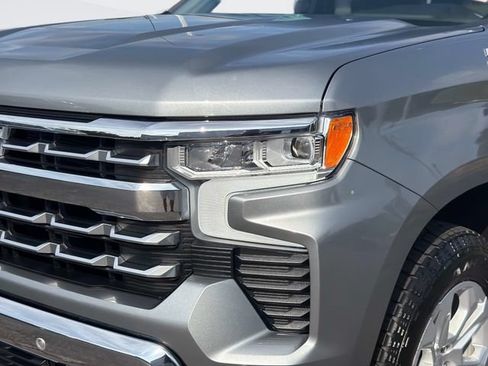 Used 2023 Chevrolet Silverado 1500 LTZ AWD/4WD image 9