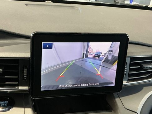 Used 2023 Ford Explorer XLT w/ Equipment Group 202A image 13