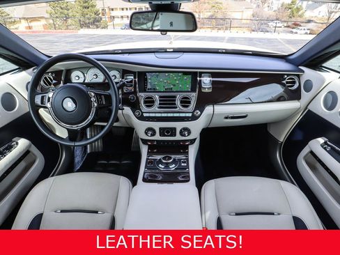 Used 2019 Rolls-Royce Dawn RWD image 2