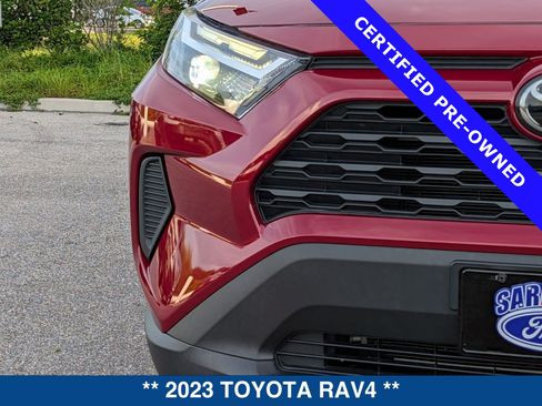 Used 2023 Toyota RAV4 LE AWD/4WD image 10