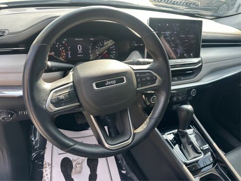 Used 2022 Jeep Compass Limited image 27