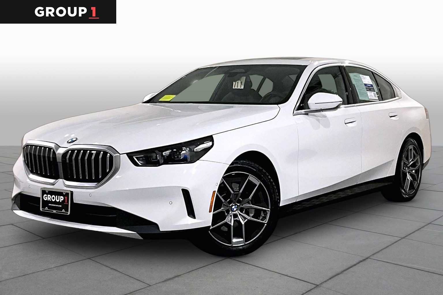 Used 2026 BMW 530i xDrive w/ Premium Package AWD/4WD image 1