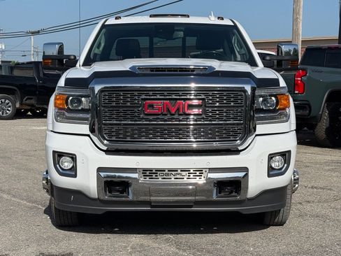 Used 2019 GMC Sierra 3500 Denali AWD/4WD image 9