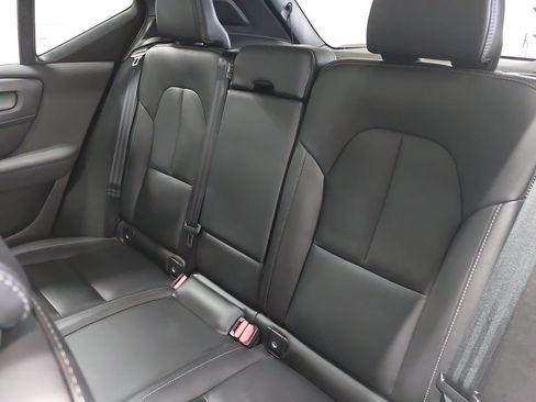 Used 2024 Volvo XC40 B5 Plus w/ Climate Package AWD/4WD image 14