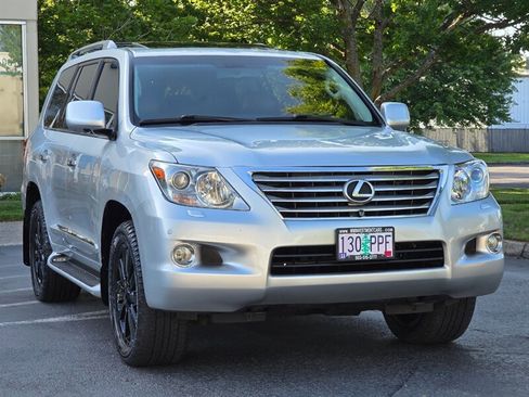 Used 2009 Lexus LX 570 4WD image 2