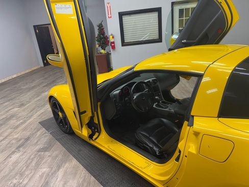 Used 2007 Chevrolet Corvette Coupe w/ Preferred Equipment Group RWD image 21