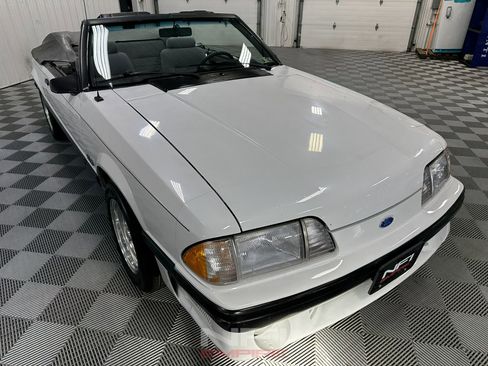 Used 1987 Ford Mustang LX image 9