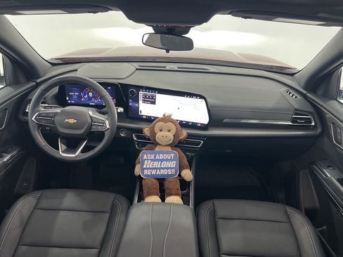 Used 2025 Chevrolet Traverse LT w/ Sun and Wheel Package image 20