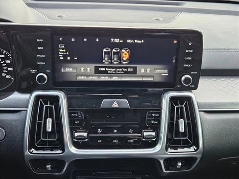 Used 2022 Kia Sorento SX FWD image 11