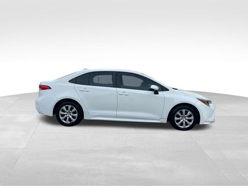Used 2020 Toyota Corolla LE image 6