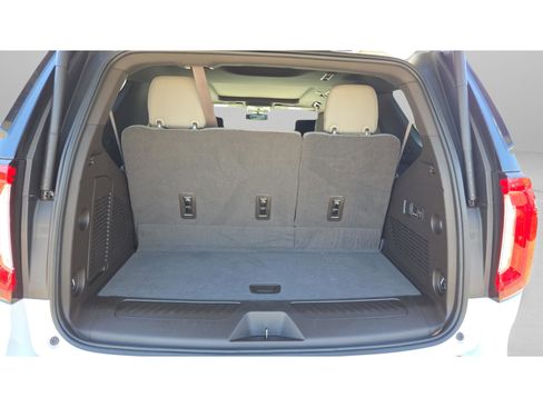 Used 2021 GMC Yukon SLT w/ SLT Luxury Plus Package image 13