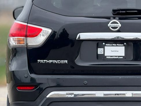 Used 2015 Nissan Pathfinder SV image 13