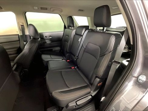 New 2026 Nissan Pathfinder SL AWD/4WD image 12