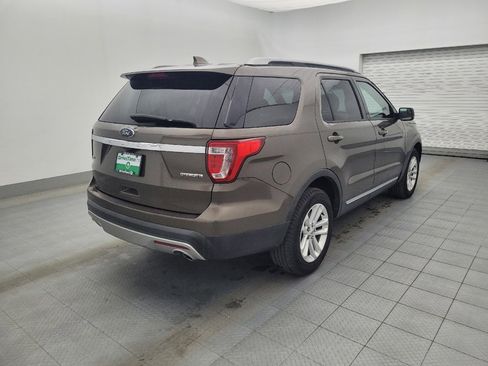 Used 2016 Ford Explorer XLT image 9