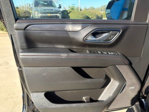 Used 2024 Chevrolet Suburban RST image 4