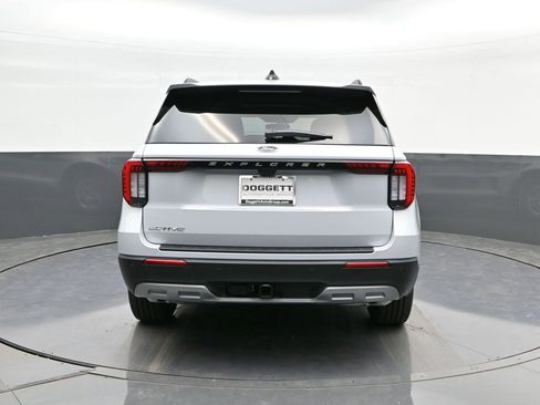 New 2026 Ford Explorer Active w/ Active Comfort Package image 8