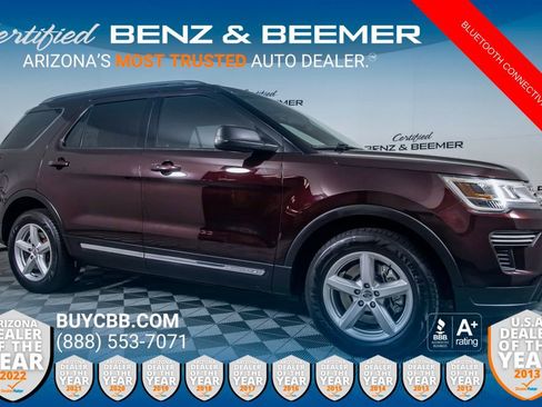 Used 2018 Ford Explorer XLT image 1