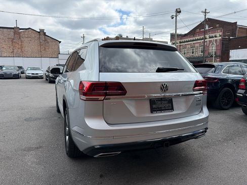 Used 2019 Volkswagen Atlas SE w/ Panoramic Sunroof Package image 4