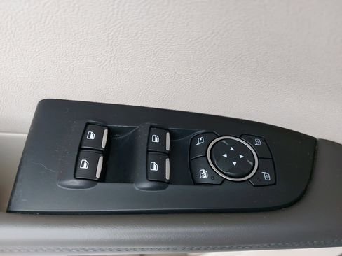 Used 2017 Lincoln MKX Select w/ Select Plus Package image 30