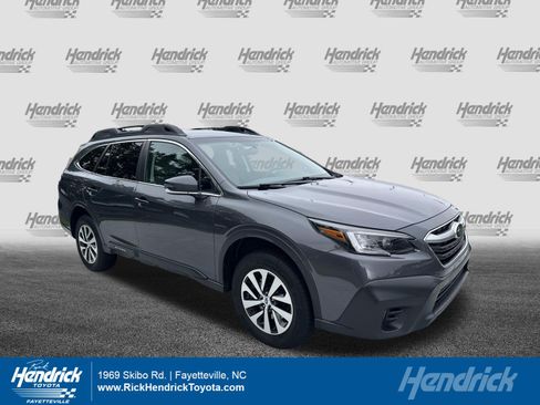Used 2022 Subaru Outback Premium AWD/4WD image 1