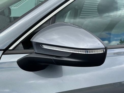 Certified 2025 Volkswagen Tiguan S AWD/4WD image 10