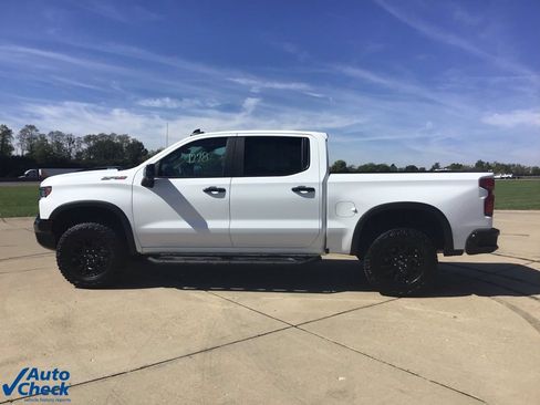 Used 2025 Chevrolet Silverado 1500 ZR2 w/ Technology Package image 15