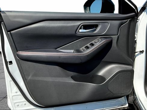 Certified 2026 Nissan Rogue SV AWD/4WD image 23