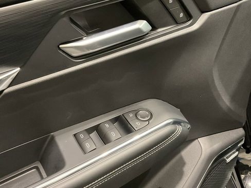 Used 2025 GMC Acadia Elevation w/ Elevation Premium Package image 7