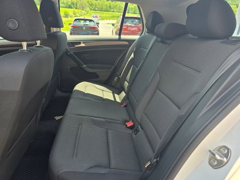 Used 2018 Volkswagen Golf SE FWD image 9