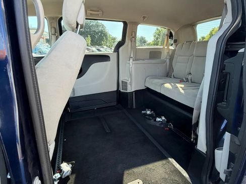 Used 2014 Dodge Grand Caravan SE w/ Quick Order Package 29E SE FWD image 16
