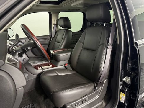 Used 2013 Cadillac Escalade EXT Premium AWD/4WD image 5