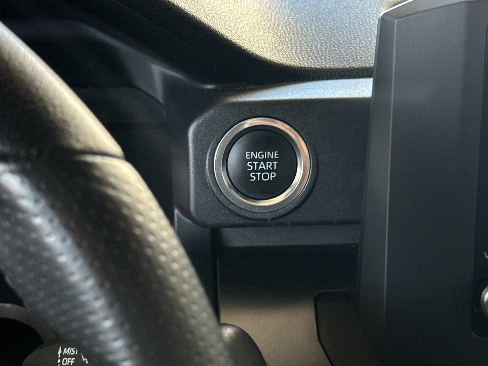 Used 2025 Toyota 4Runner SR5 AWD/4WD image 21