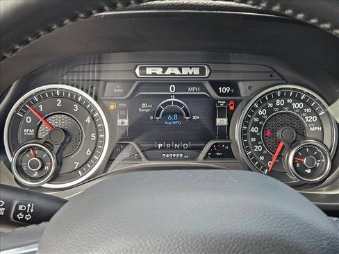 Used 2023 RAM 1500 Laramie AWD/4WD image 10