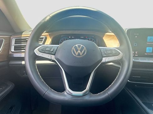 Used 2025 Volkswagen Atlas SE AWD/4WD image 12
