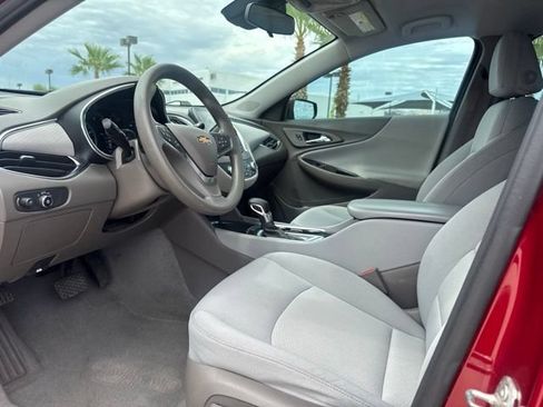 Used 2021 Chevrolet Malibu LT FWD image 18