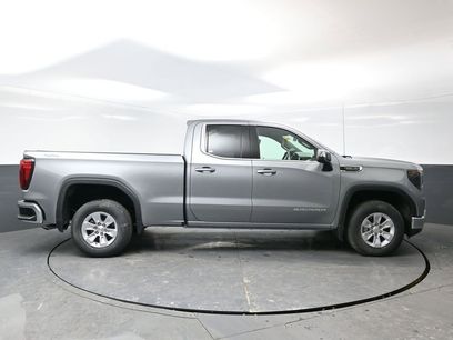 New 2026 GMC Sierra 1500 SLE w/ Preferred Package