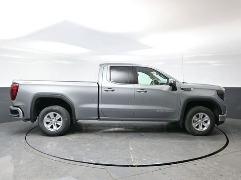 New 2026 GMC Sierra 1500 SLE w/ Preferred Package image 4