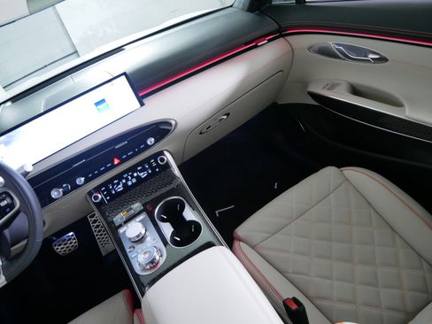 Used 2026 Genesis GV70 3.5T Sport Prestige image 11