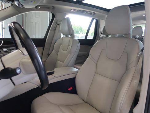 Used 2017 Volvo XC90 T6 Momentum w/ Vision Package AWD/4WD image 12