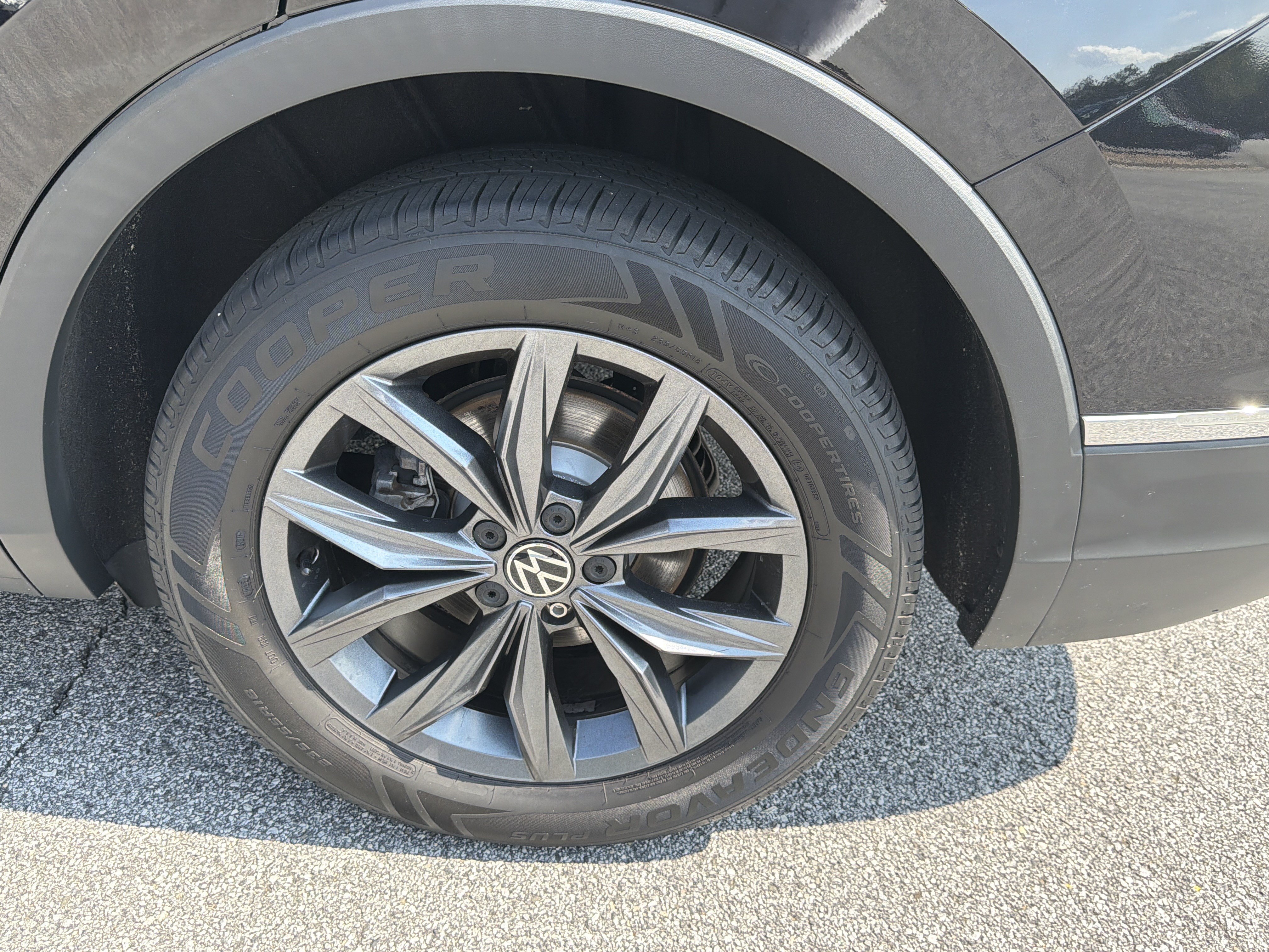 Used 2022 Volkswagen Tiguan SE FWD image 23