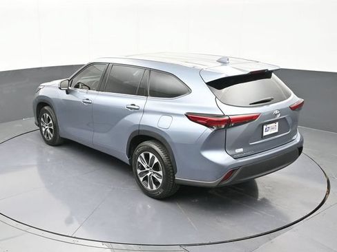Used 2021 Toyota Highlander XLE FWD image 59