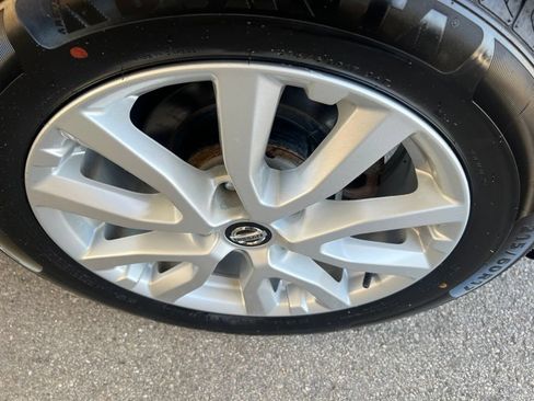 Used 2022 Nissan Rogue Sport SV AWD/4WD image 43