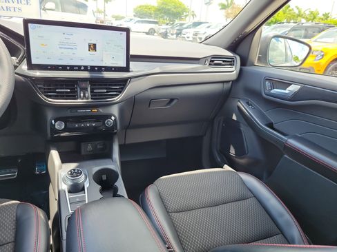 Used 2024 Ford Escape ST-Line w/ Tech Pack #1 FWD image 18