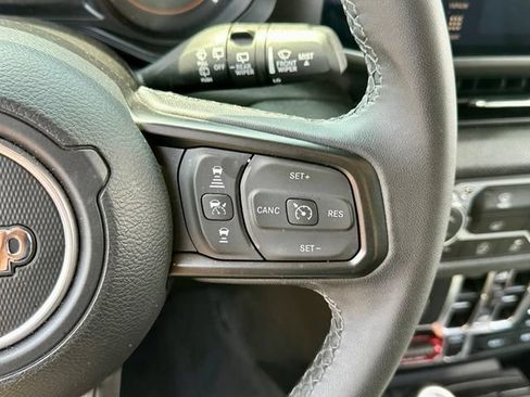 Used 2025 Jeep Wrangler Unlimited Sport AWD/4WD image 32