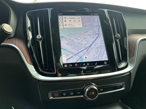 Certified 2025 Volvo V60 B5 Cross Country Plus image 22