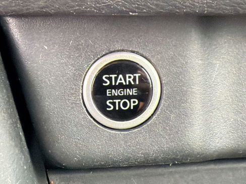 Used 2023 Nissan Rogue SV image 25