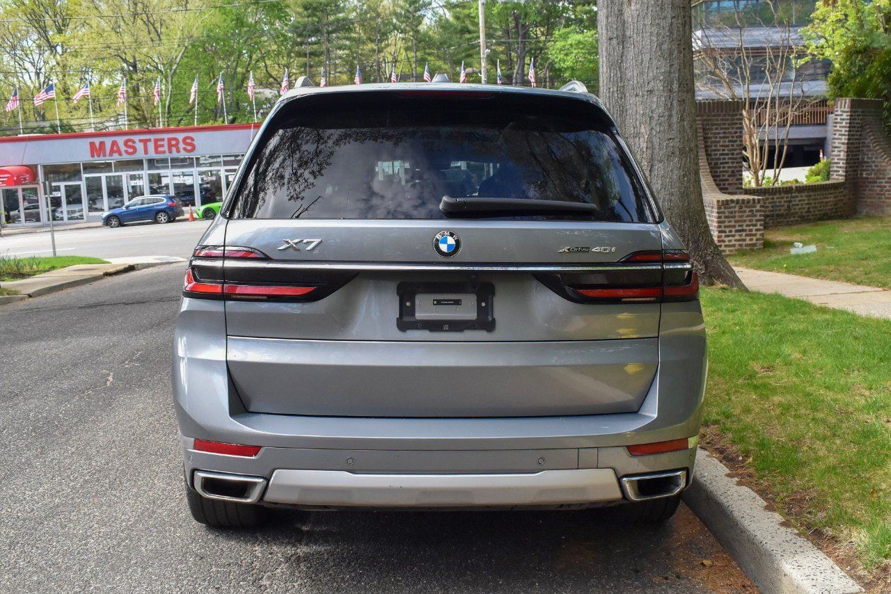 Used 2025 BMW X7 xDrive40i AWD/4WD image 7